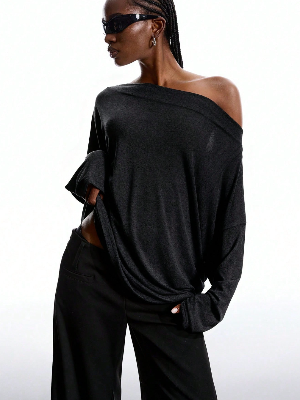 NOIRÉ LACE BACK TOP